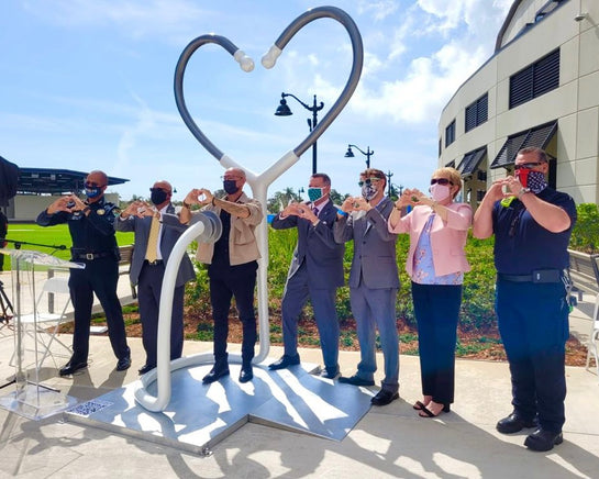 Name: Healing Heart 
Medium: FiberGlass and stainless steel 
Size: 11’ x 6’ x 5’
Year: 2020