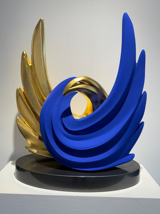 Peace Makers Collection
Name: Peace Makers  (medium size)
Fiberglass | 24 Karat gold leaf/Polyurethane pigment / fiberglass
Concrete base
Size: 29 x 13 x 24 in.
Edition of 8
Year: 2025